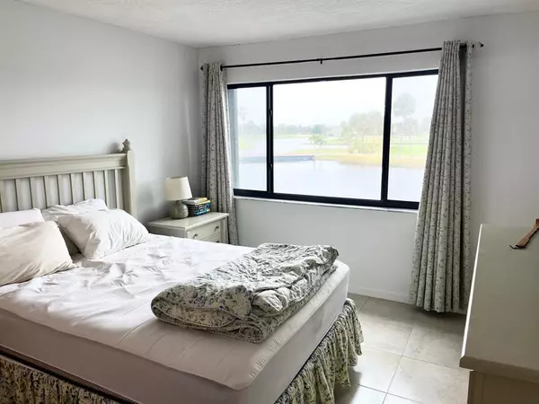 Stuart, FL 34996,40 NE Plantation Rd #208