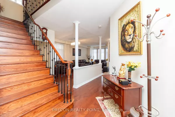 Mississauga, ON L5M 7B2,5730 Macphee RD