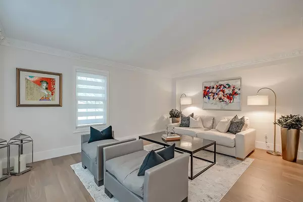 Oakville, ON L6H 4N1,2101 Grosvenor ST