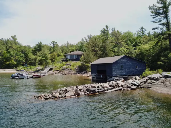 The Archipelago, ON P0G 1K0,25 Shawanaga Landing RD
