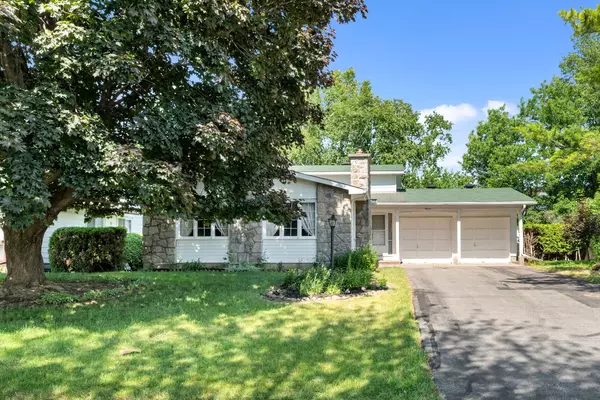 11 Suffolk ST, Meadowlands - Crestview And Area, ON K2G 3P5