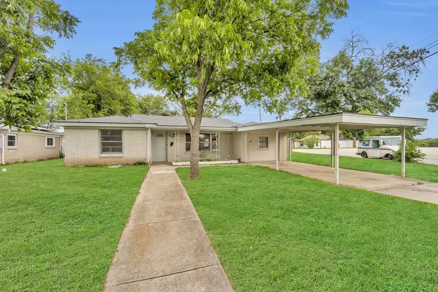 329 Worthy Street, Saginaw, TX 76179