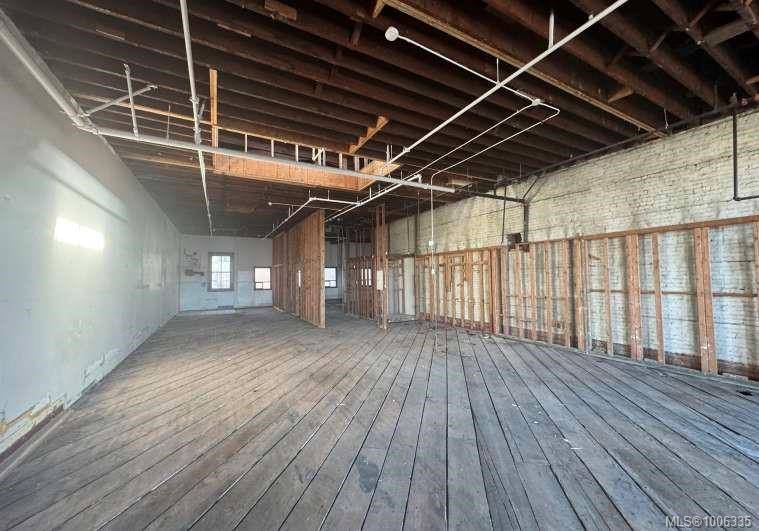 Victoria, BC V8W 1K8,516 Yates St
