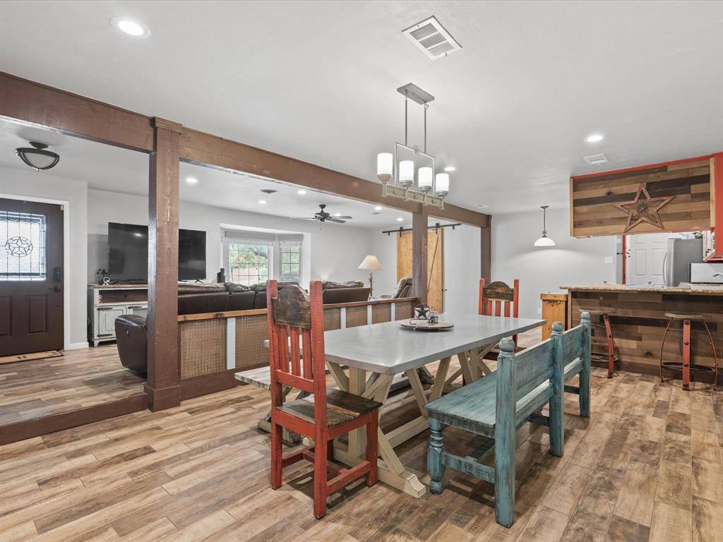 Bedford, TX 76022,81 Regents Park