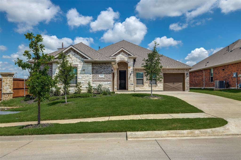 Arlington, TX 76002,1301 Deer Hollow Drive