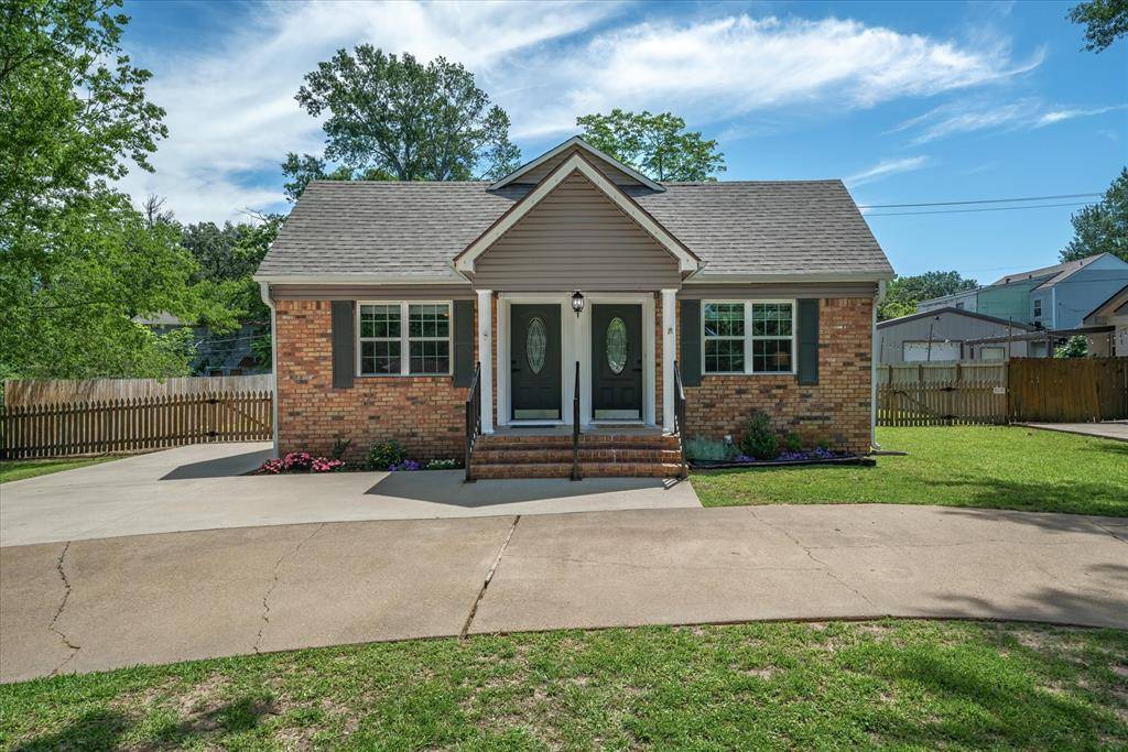 Athens, TX 75751,809 S Prairieville Street