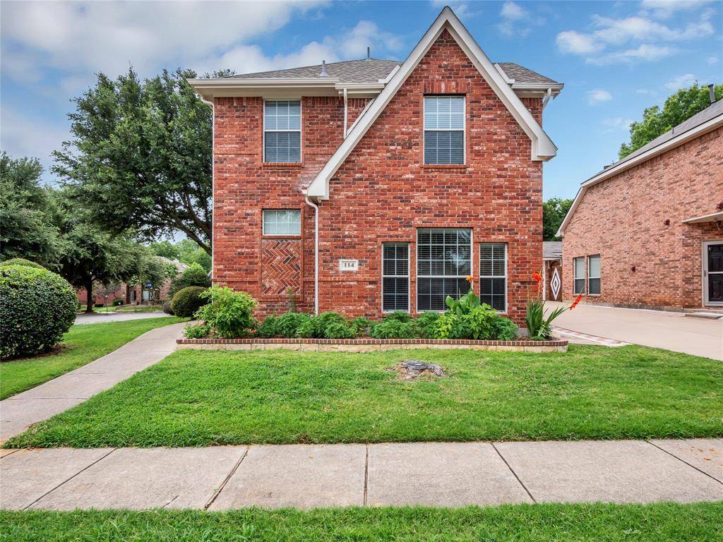 114 Constitution Drive, Euless, TX 76040