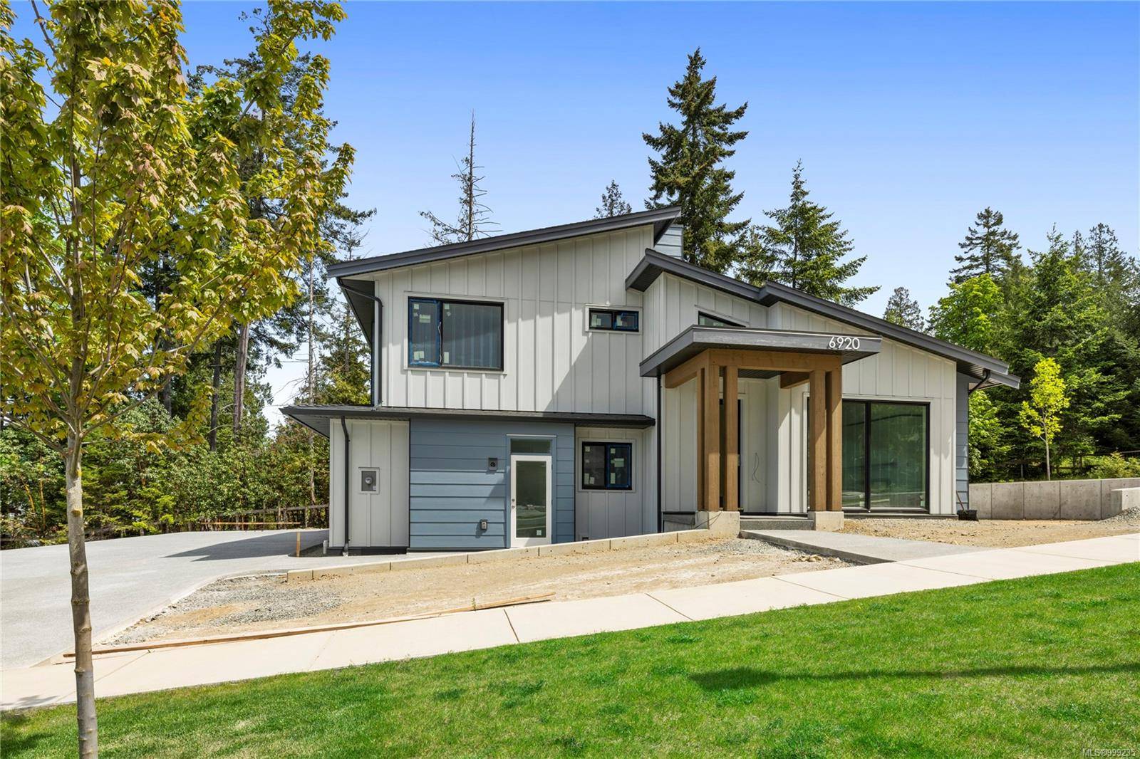 6920 Shale Rd, Lantzville, BC V0R 2H0