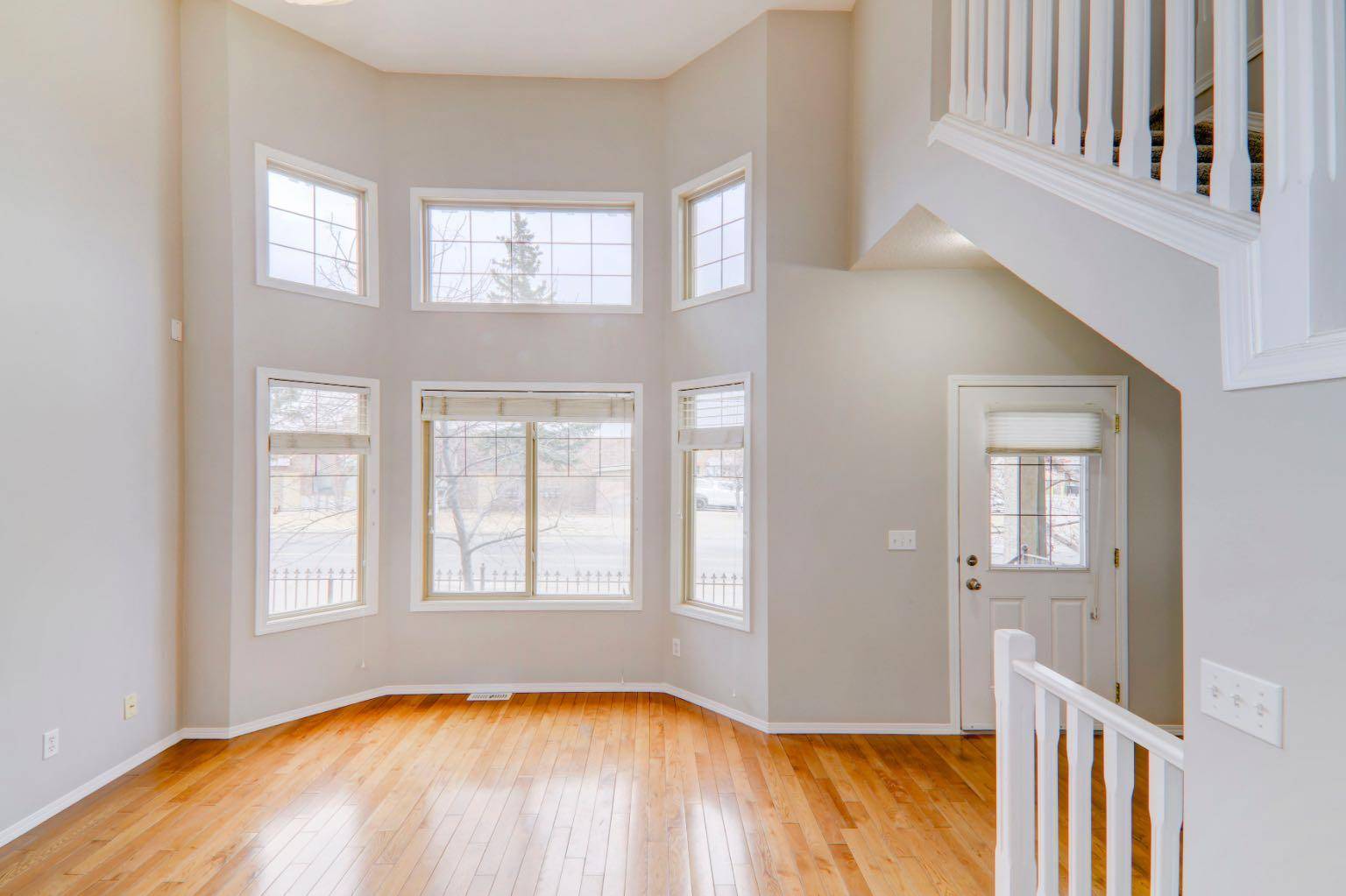 Calgary, AB T2X 3X6,162 153 AVE SE