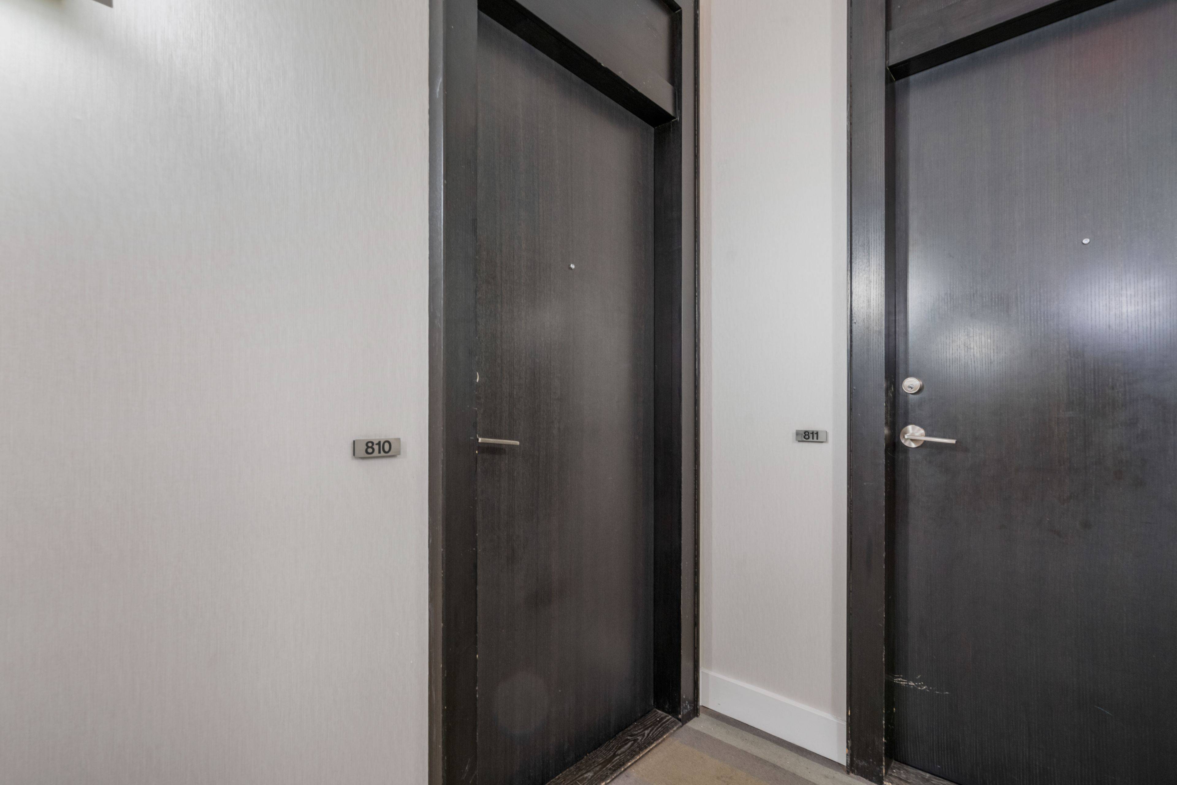 Toronto C08, ON M4Y 1R9,33 Charles ST E #810