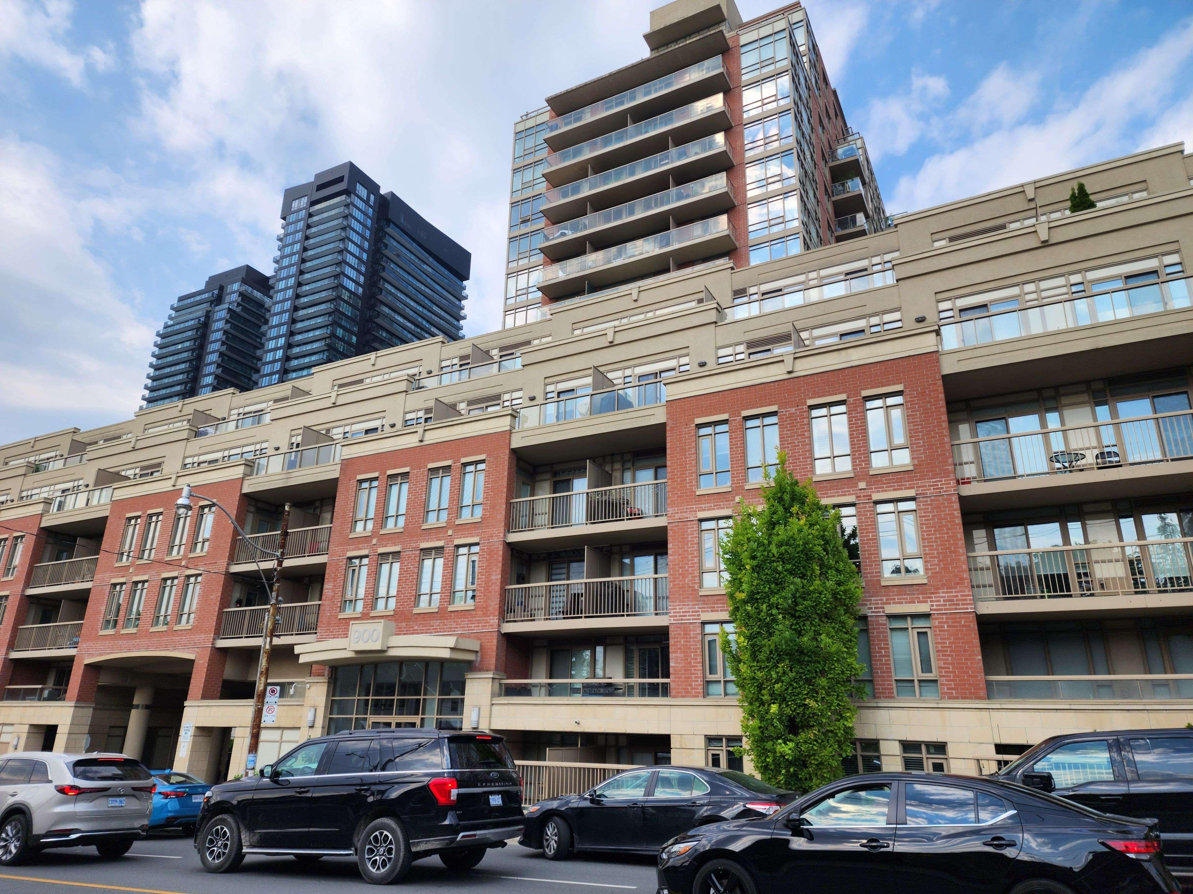 Toronto C10, ON M4P 3J9,900 Mount Pleasant RD #701