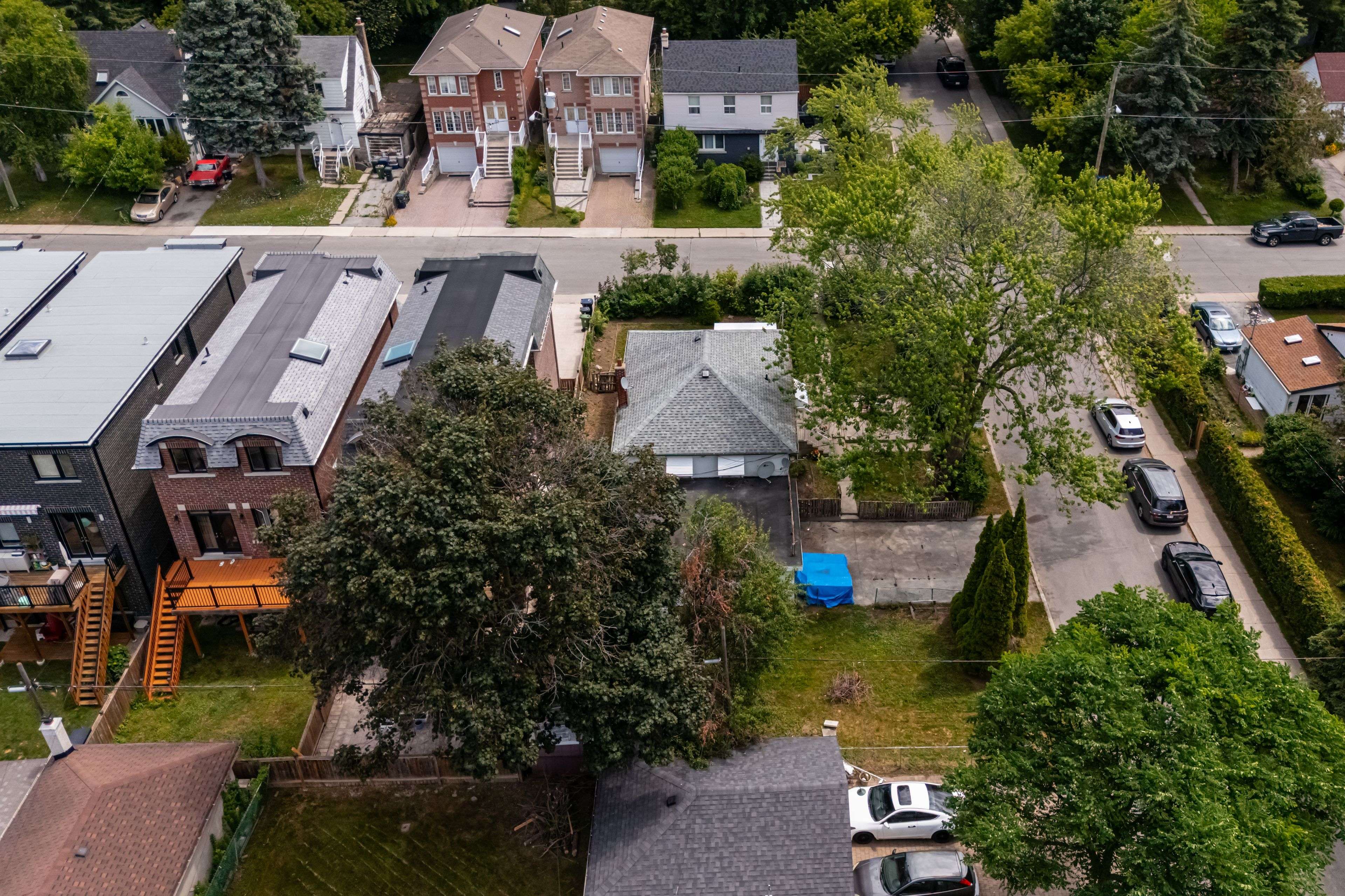 Toronto E04, ON M1L 2V9,44 Maybourne AVE