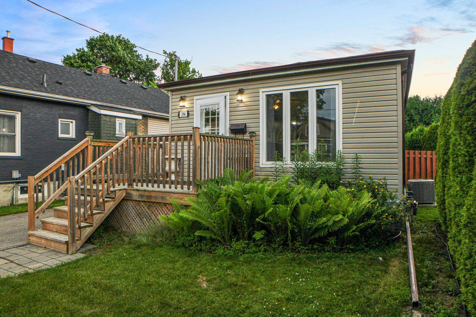 Oshawa, ON L1G 5K9,294 Jarvis ST
