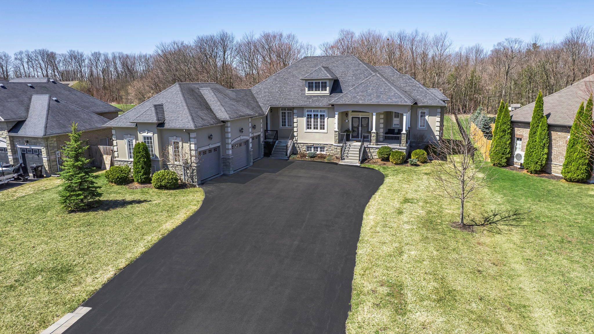 16 Basswood DR, Wasaga Beach, ON L9Z 0A9