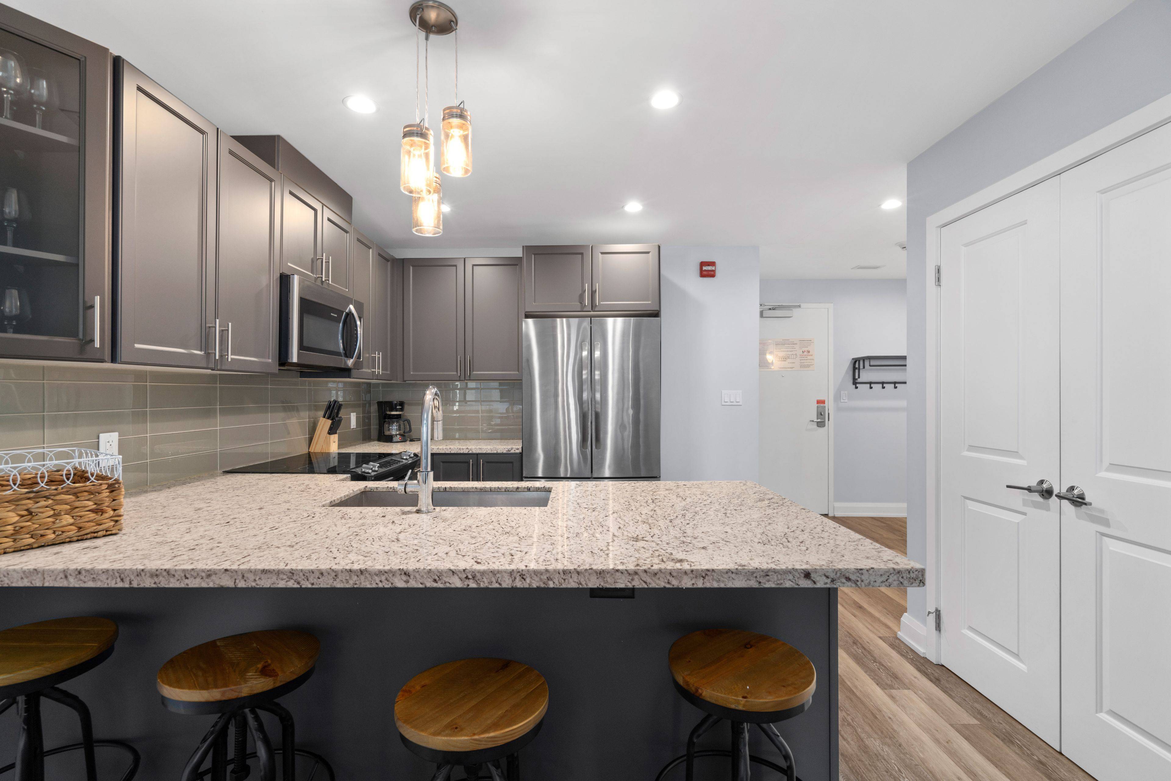 Oro-medonte, ON L4M 4Y8,80 Horseshoe BLVD ##G01