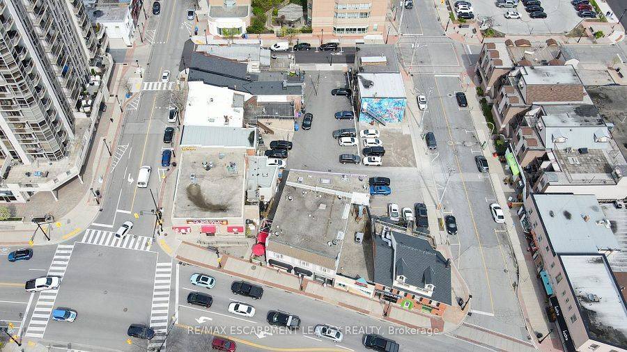 Burlington, ON L7R 1A1,2003 Lakeshore RD