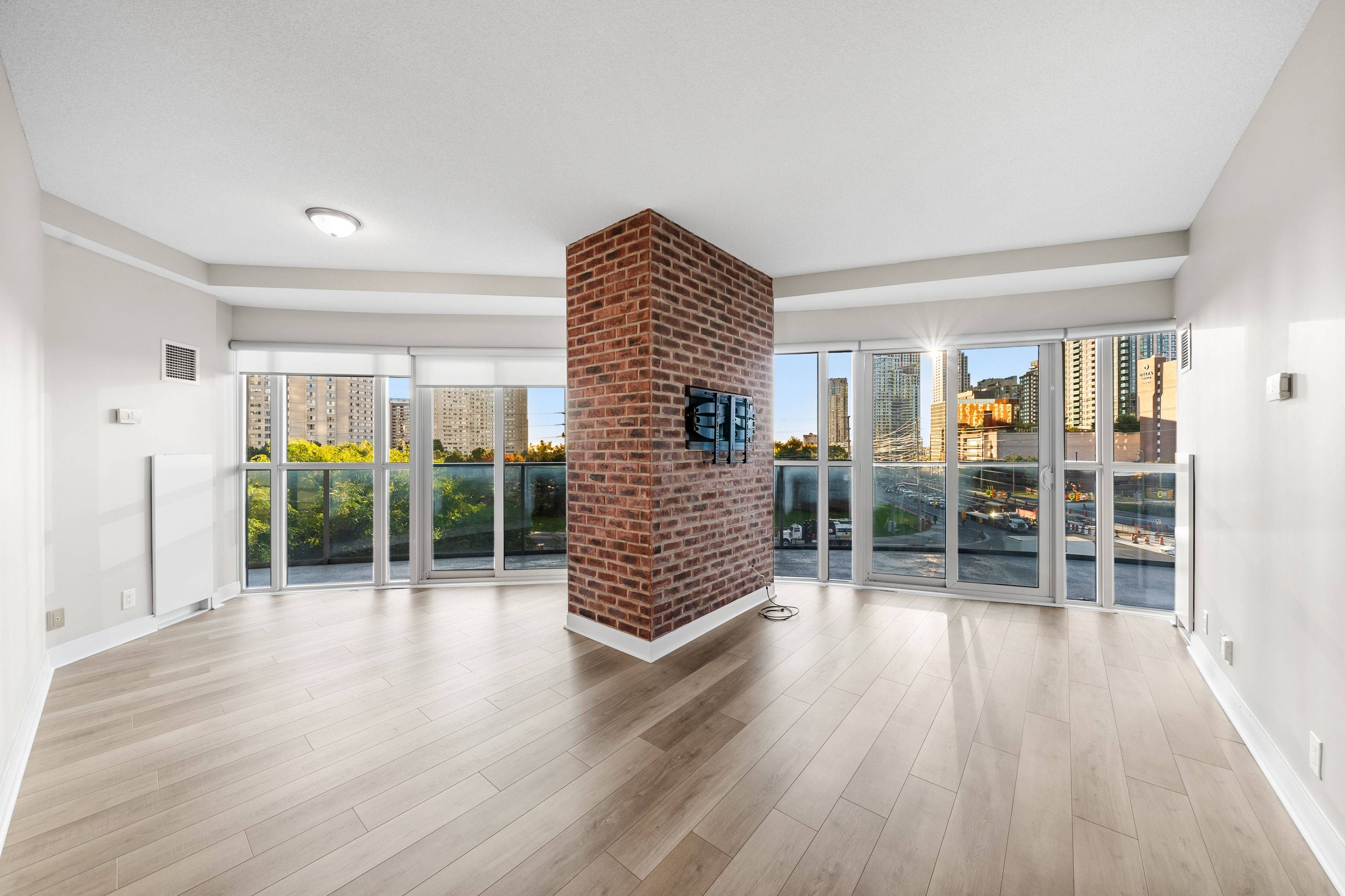 Mississauga, ON L4Z 0A9,60 absolute AVE #302