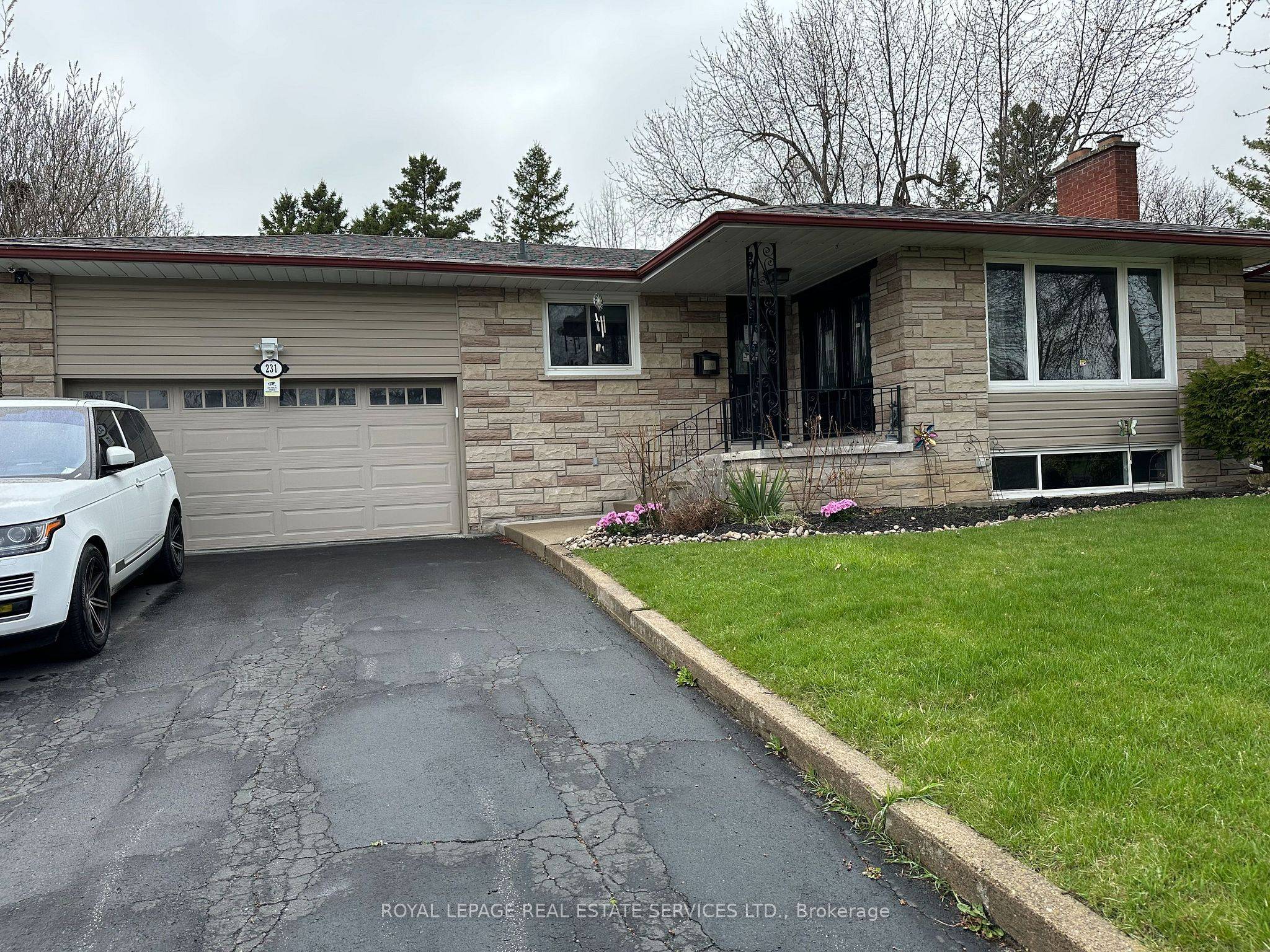 Brampton, ON L6Y 1S2,231 Elizabeth ST S