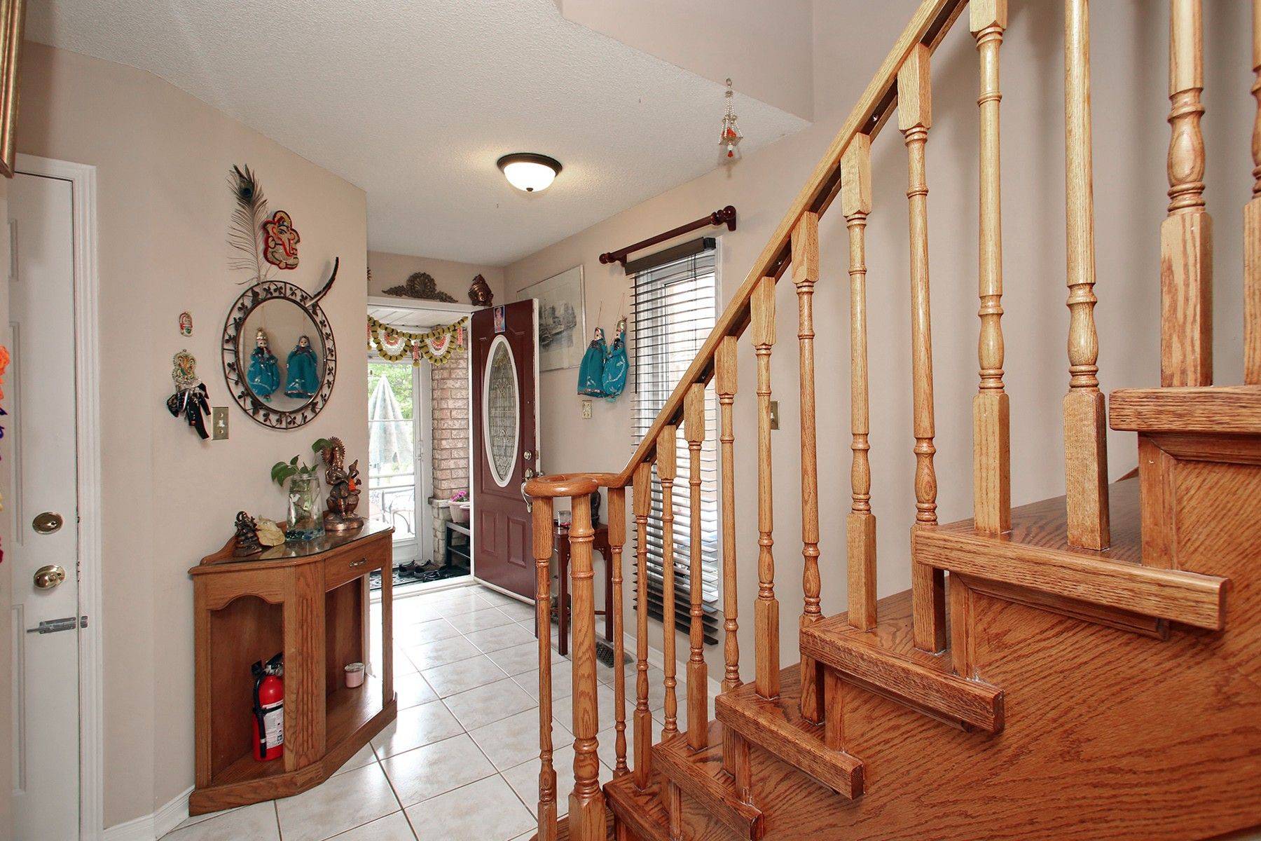 Mississauga, ON L5V 2N4,1123 Foxglove PL