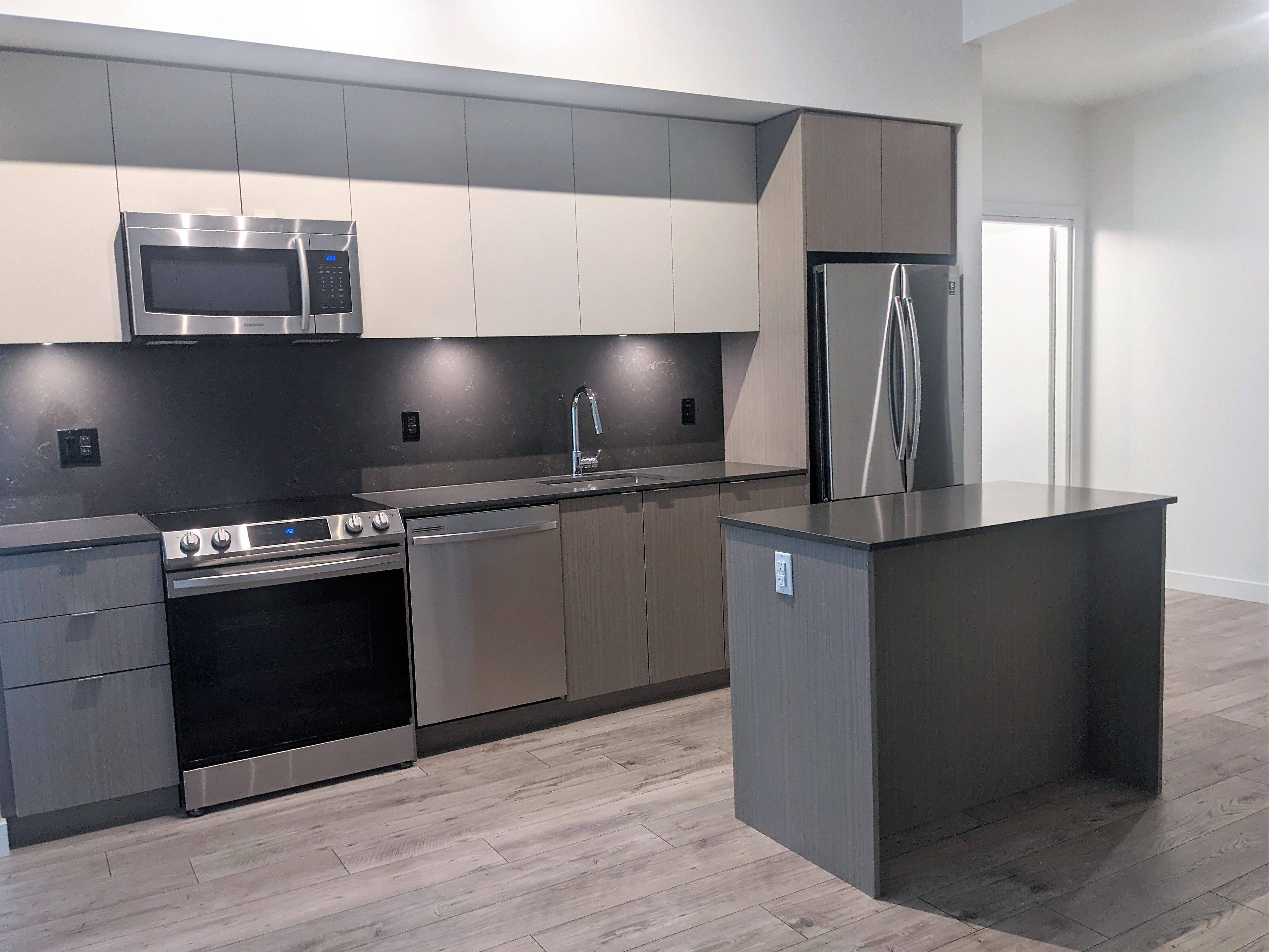 Oakville, ON L6L 0H2,133 BRONTE RD #PH11