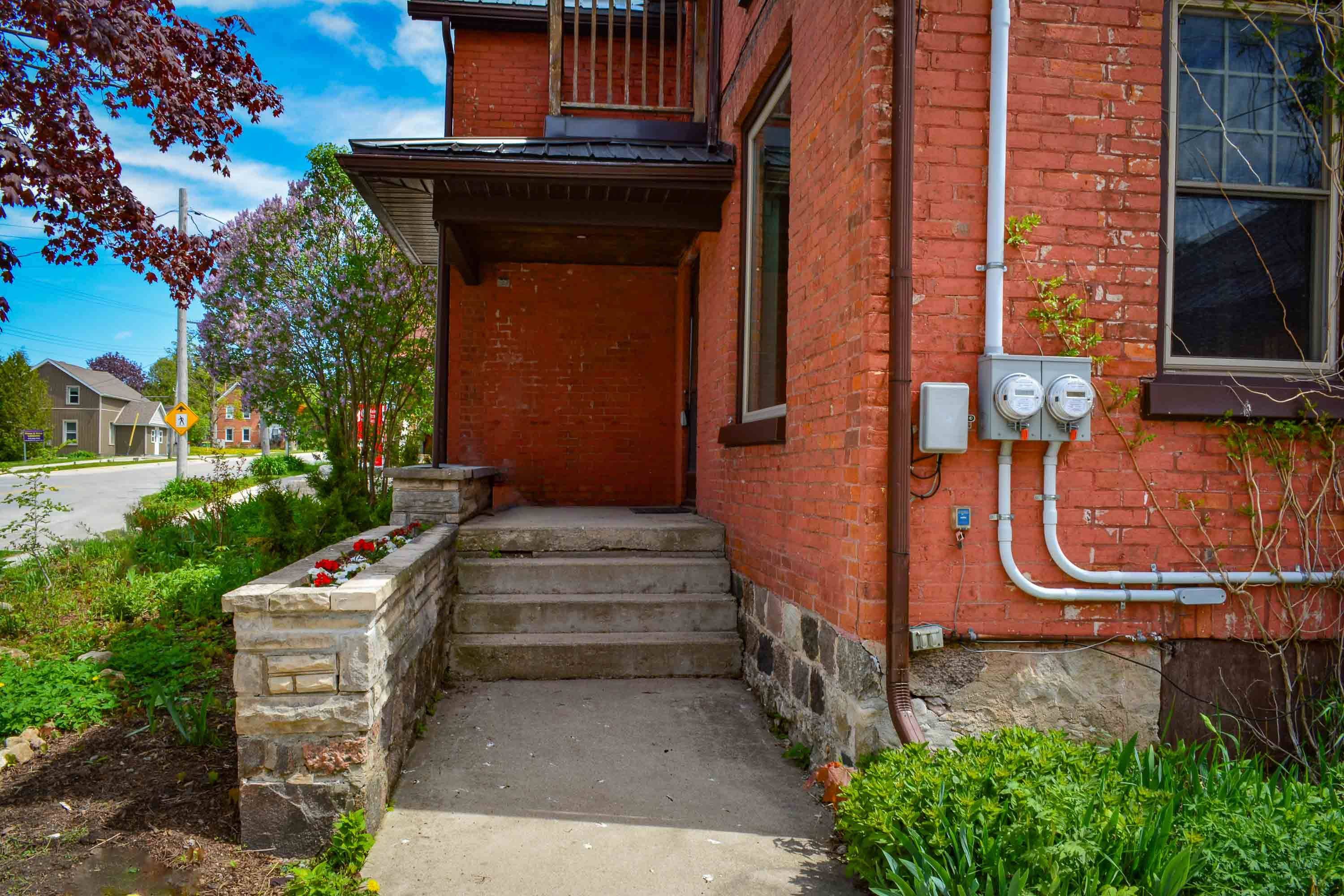 Grey Highlands, ON N0C 1H0,27-29 MAIN ST E