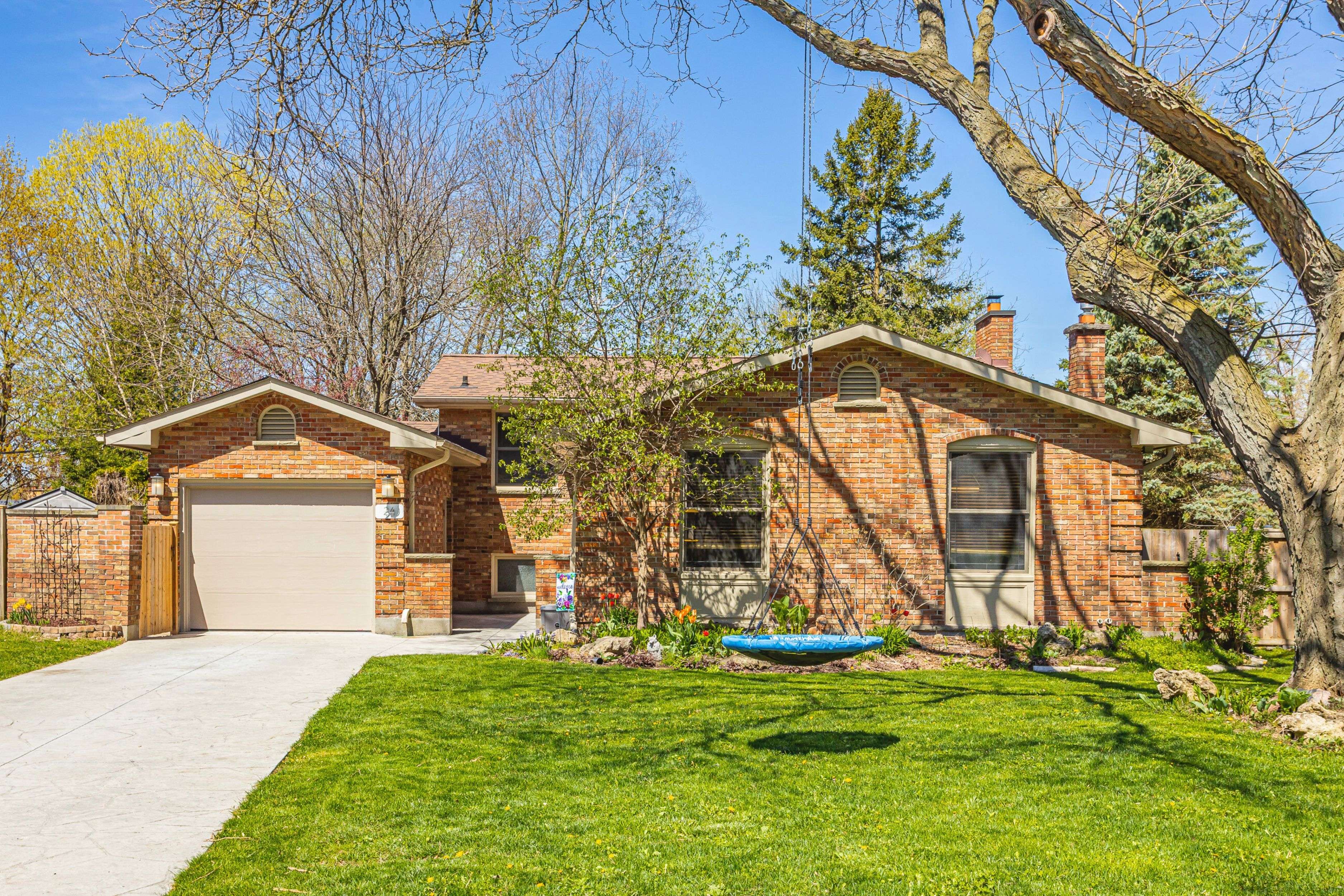 24 Gatineau CRES, London South, ON N6K 2Z7