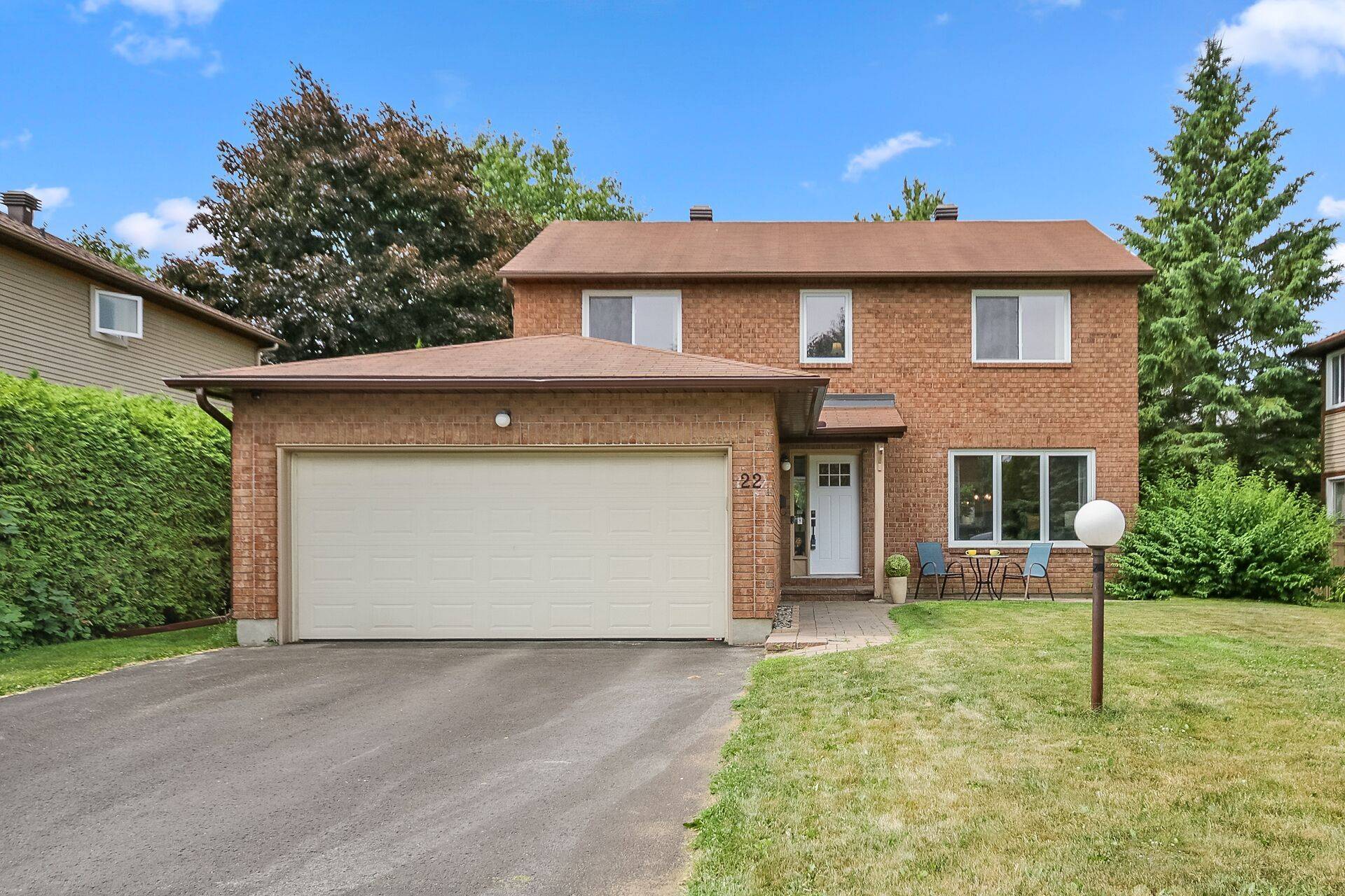 22 Hewitt WAY, Kanata, ON K2L 3S6