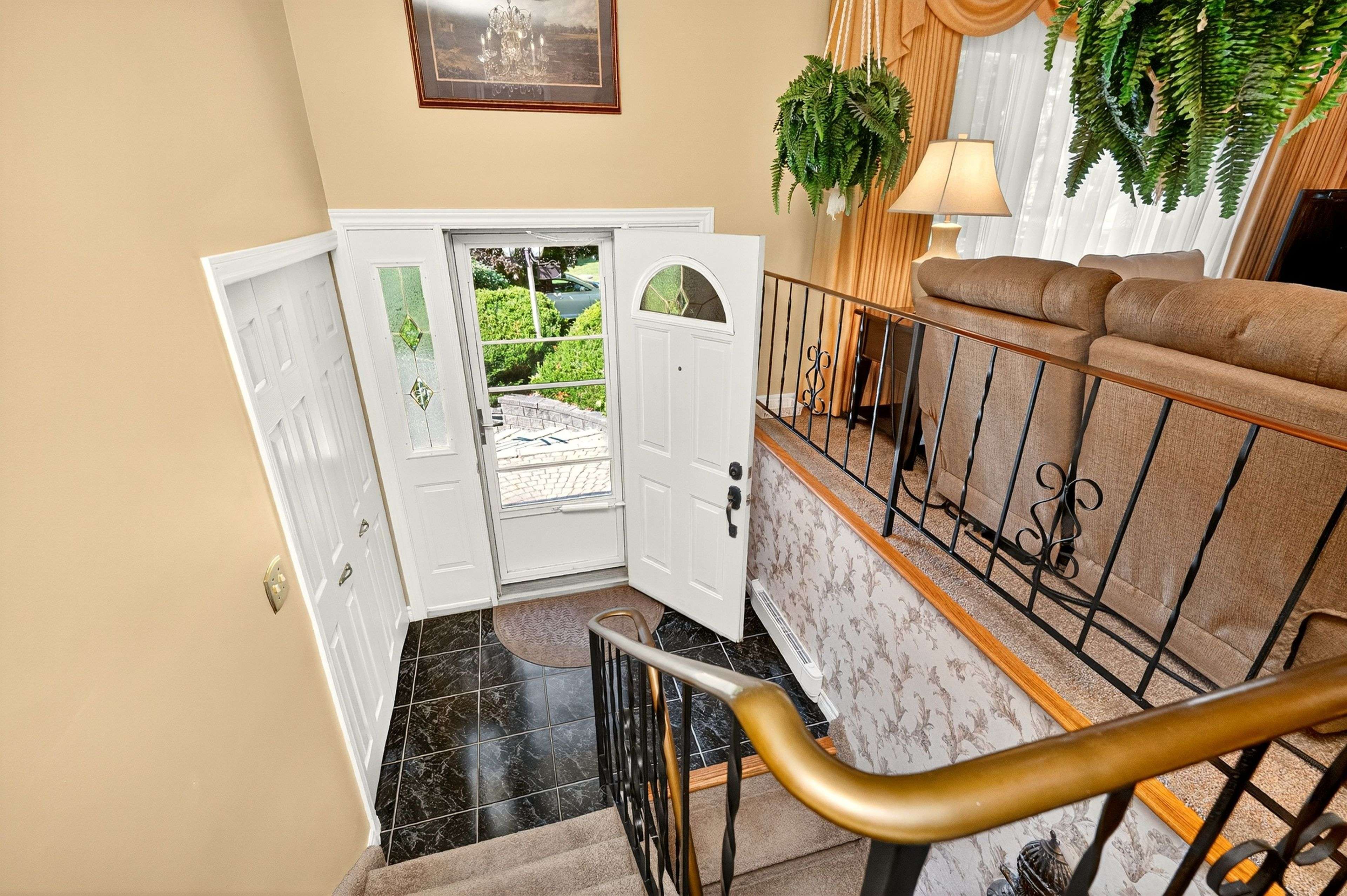 Kingston, ON K7M 6B6,862 Berwick PL