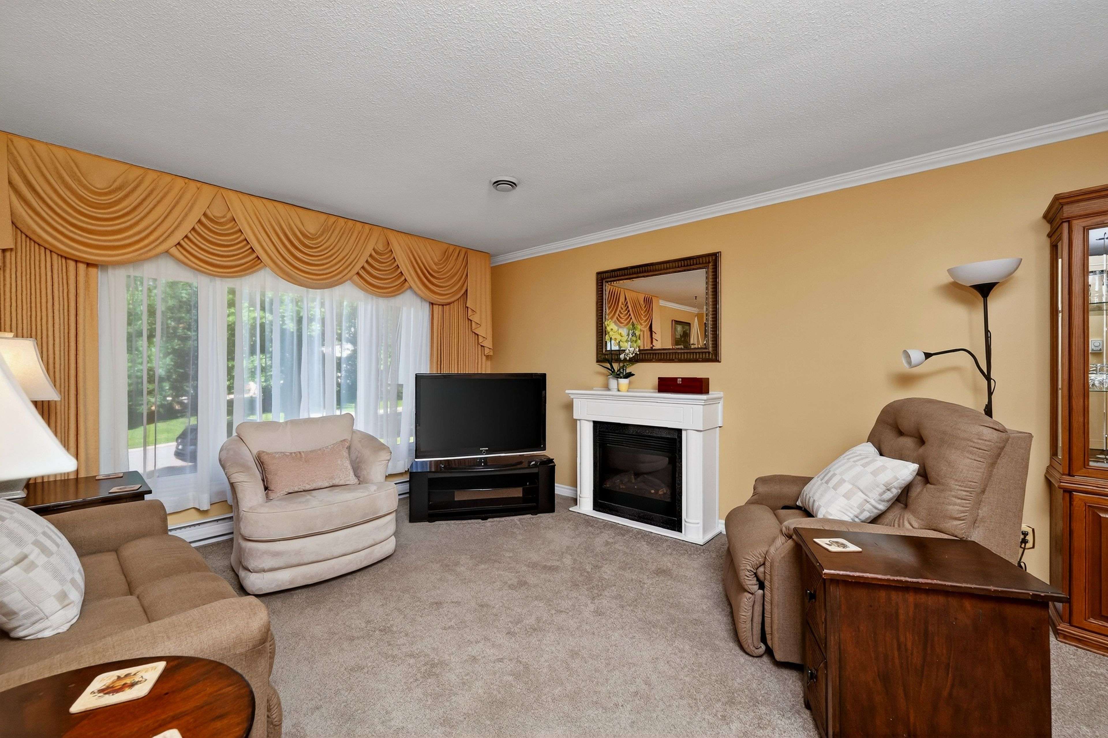 Kingston, ON K7M 6B6,862 Berwick PL