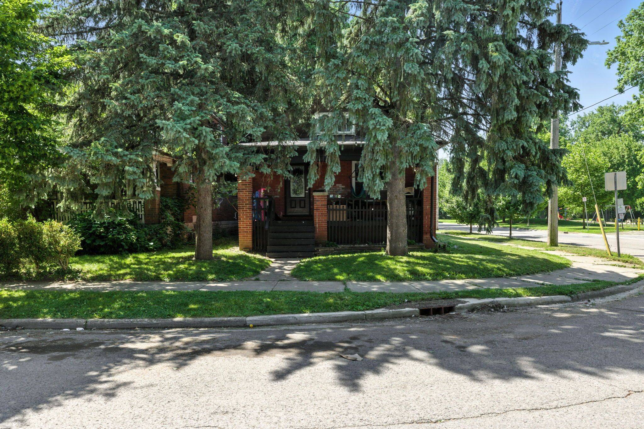 London North, ON N6H 1J9,20 Barrington AVE