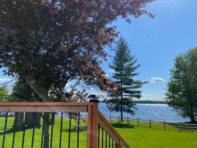 Rideau Lakes, ON K0G 1L0,80 R13 RD