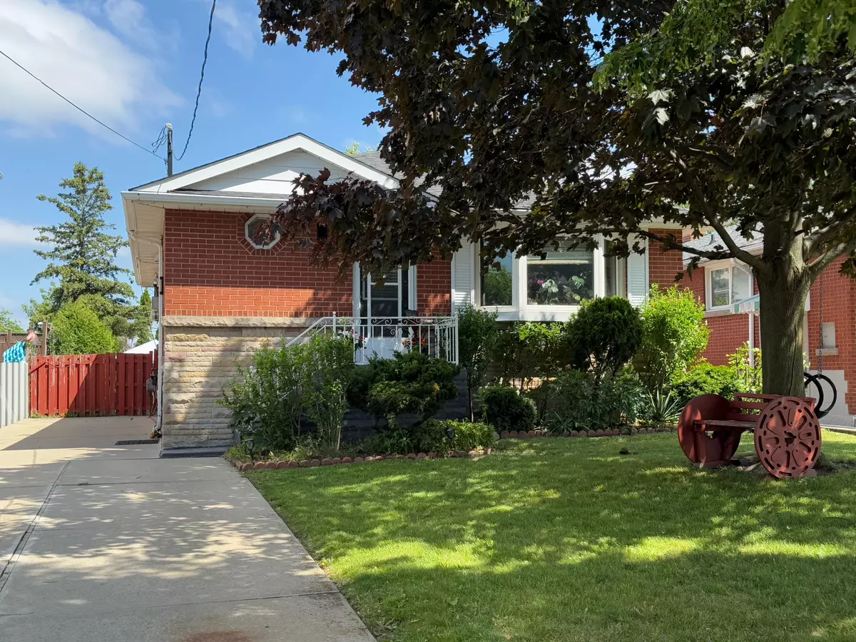 Hamilton, ON L9A 4T1,15 Jellicoe CT