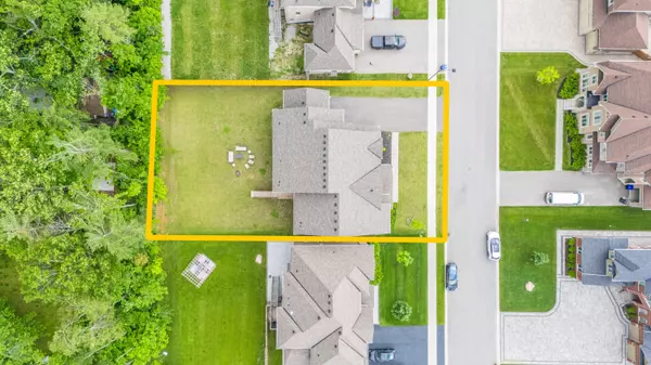 Springwater, ON L9X 1Z8,65 Redmond CRES