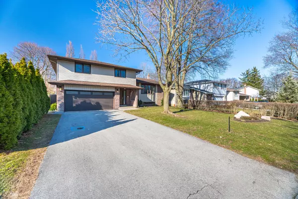 Oakville, ON L6L 3L4,241 Sunrise CRES