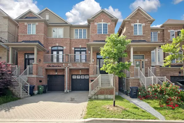 11 Ron Attwell ST, Toronto W05, ON M9M 0C1