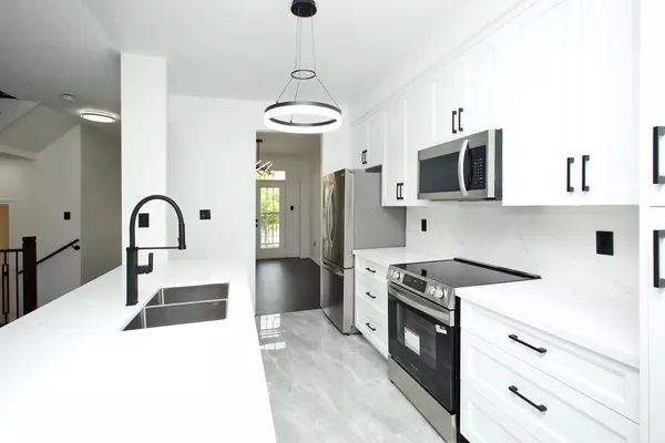 Toronto W05, ON M9M 0C1,11 Ron Attwell ST