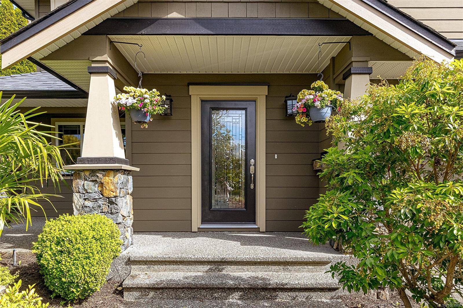 Saanich, BC V8X 5L1,817 Rogers Way