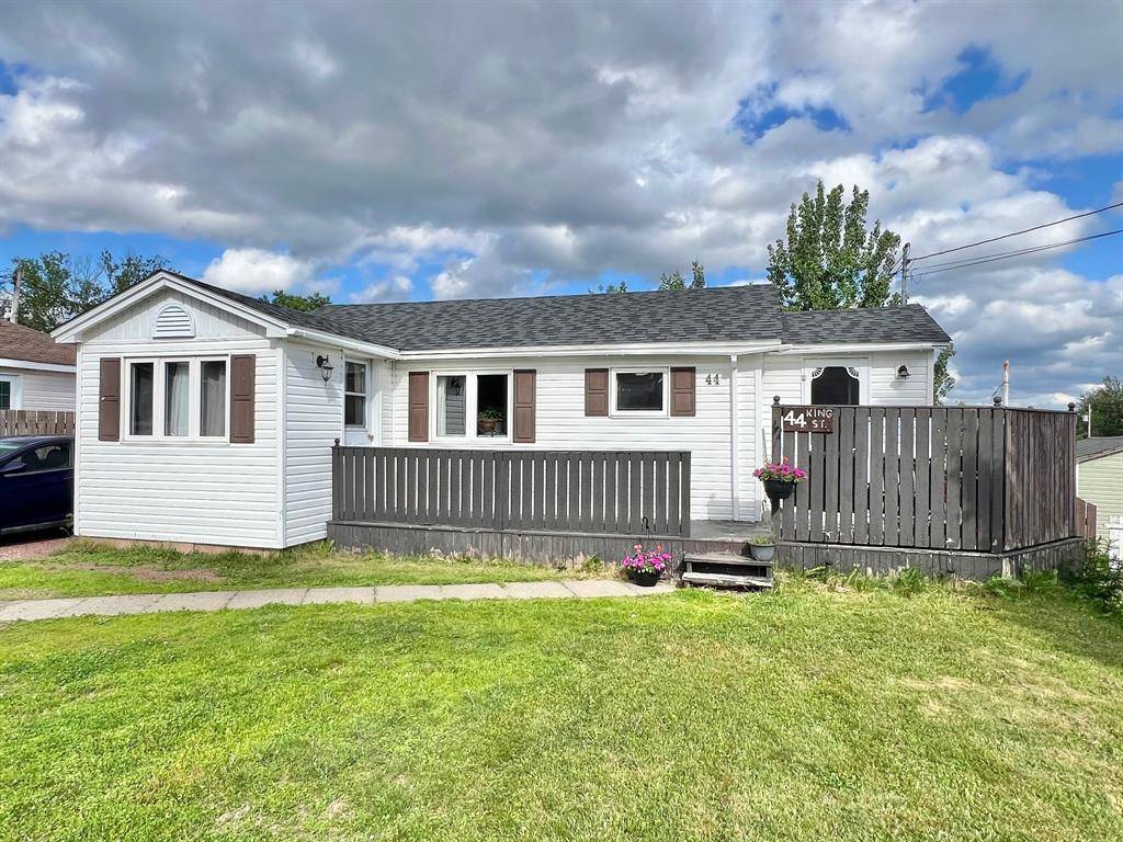 44 King Street, Grand Falls-windsor, NL A2B 1H7