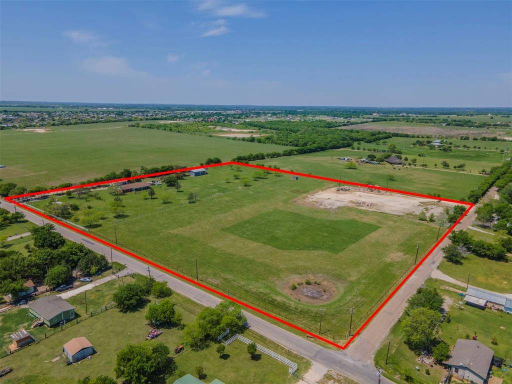 9225 County Rd 513, Alvarado, TX 76009