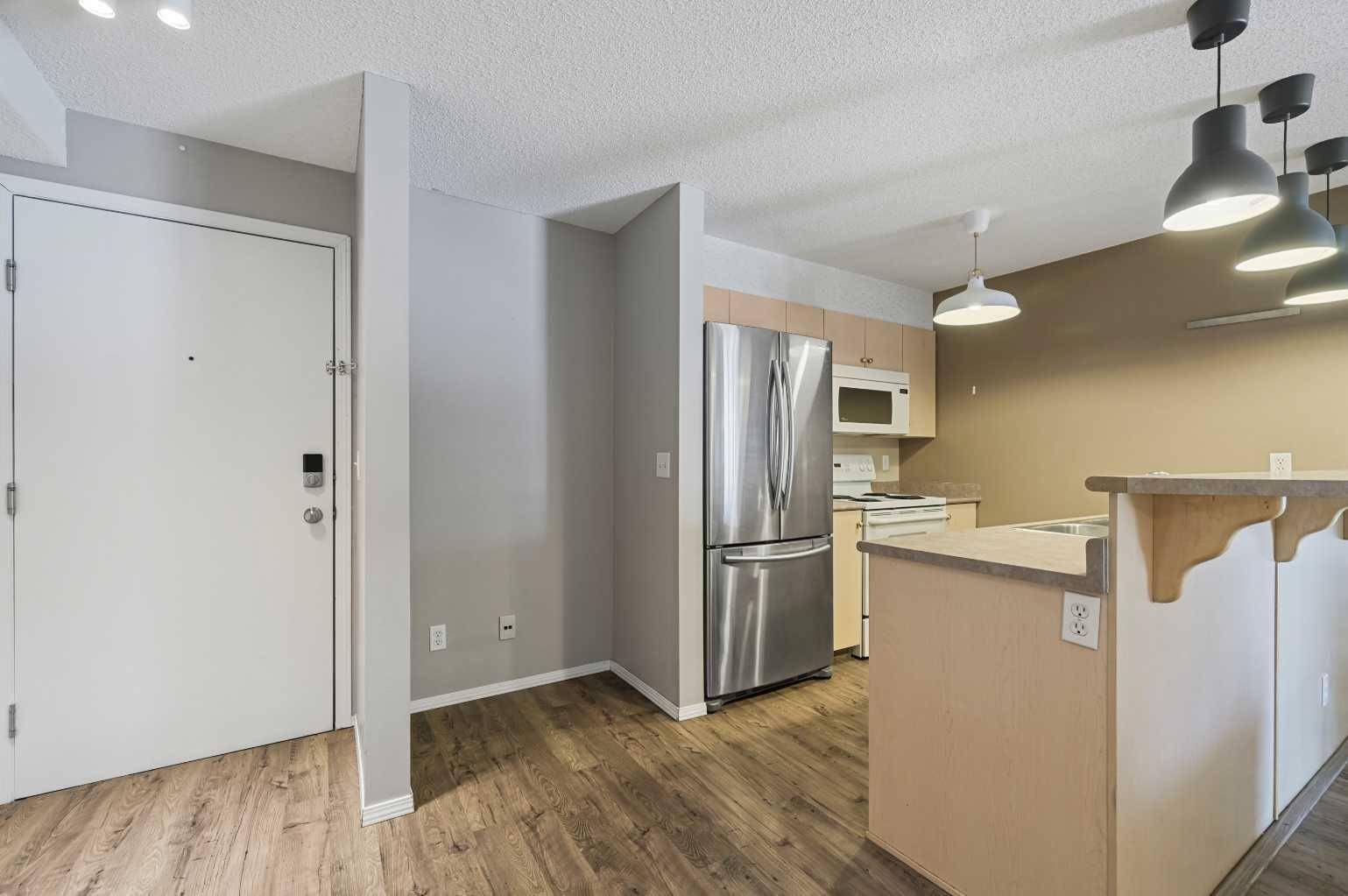 Calgary, AB T2Z 0B4,10 Prestwick Bay Southeast #4209