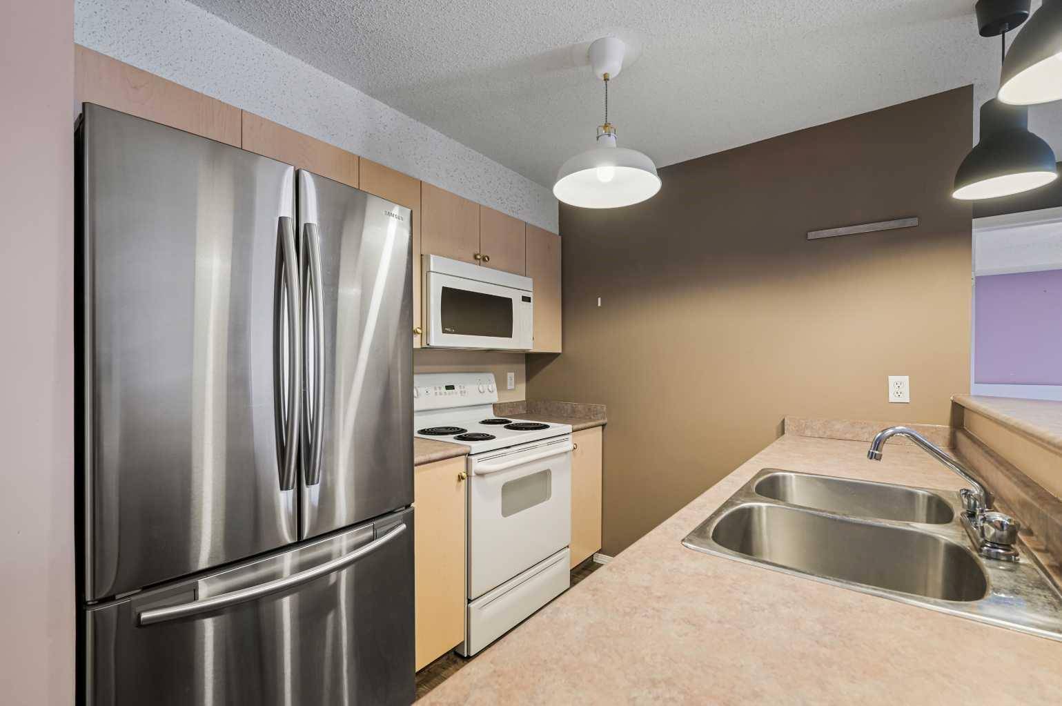 Calgary, AB T2Z 0B4,10 Prestwick Bay SE #4209