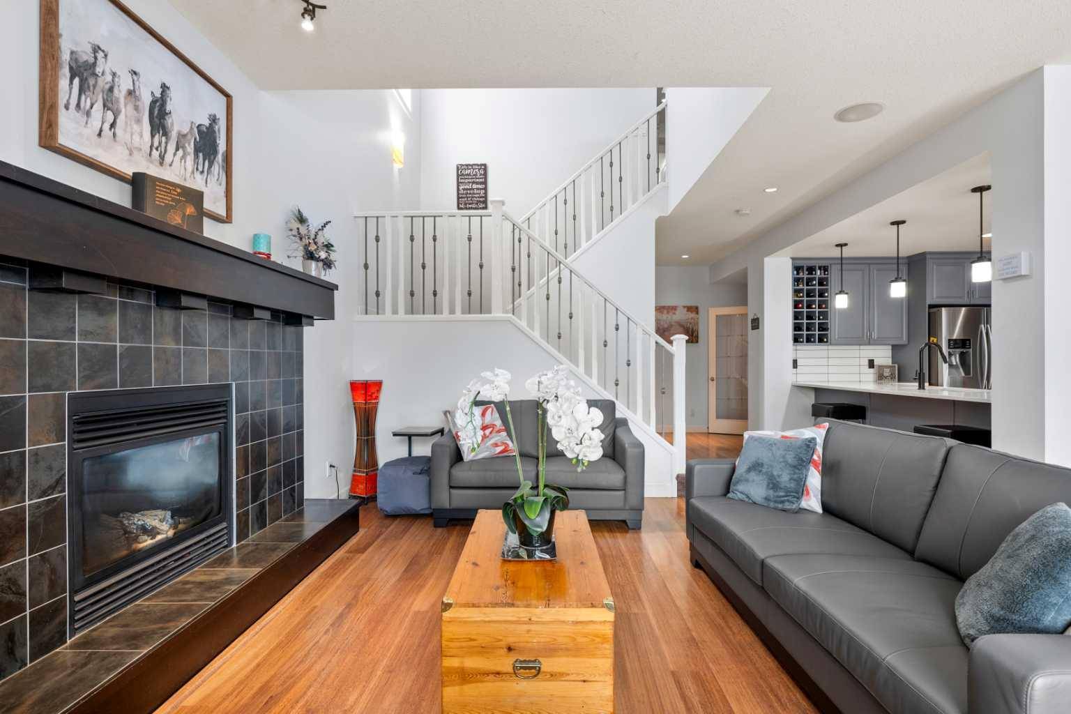 Calgary, AB T2M 0R5,20 Mahogany Heath Southeast