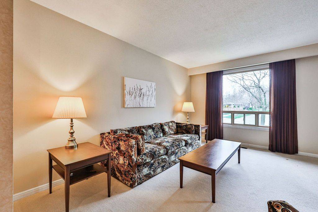 Oakville, ON L6J 2J4,518 Maple AVE