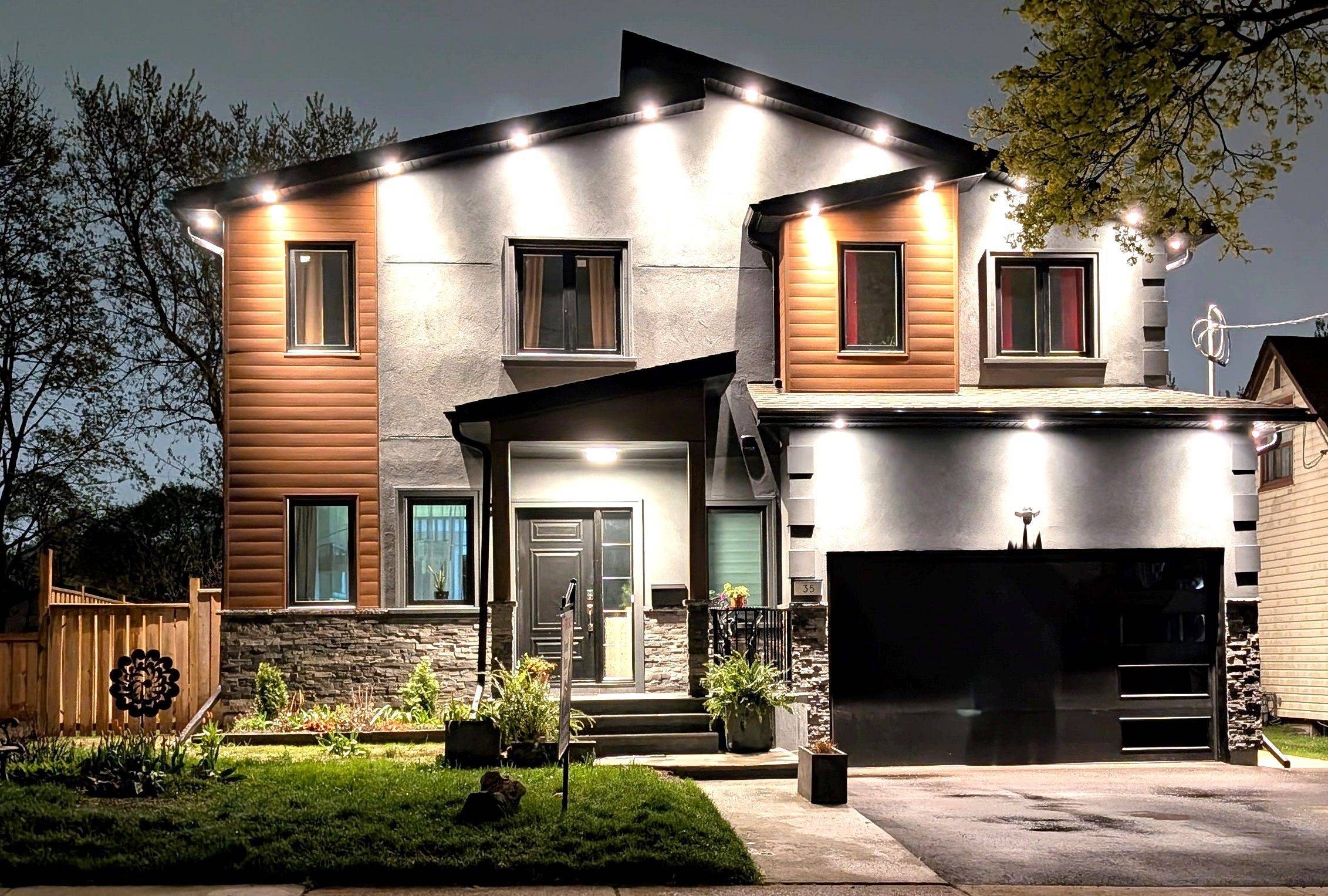35 Woodward AVE, Brampton, ON L6V 1K2