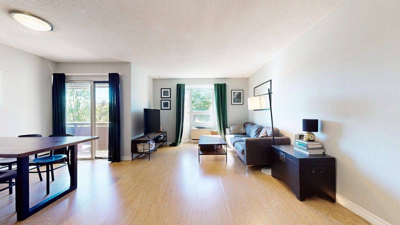 Toronto W06, ON M8W 1R2,3835 Lake Shore BLVD W #210