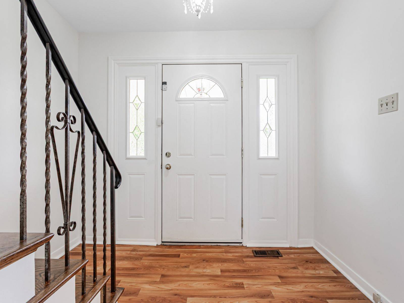 Toronto W10, ON M9W 3E4,275 Jeffcoat DR