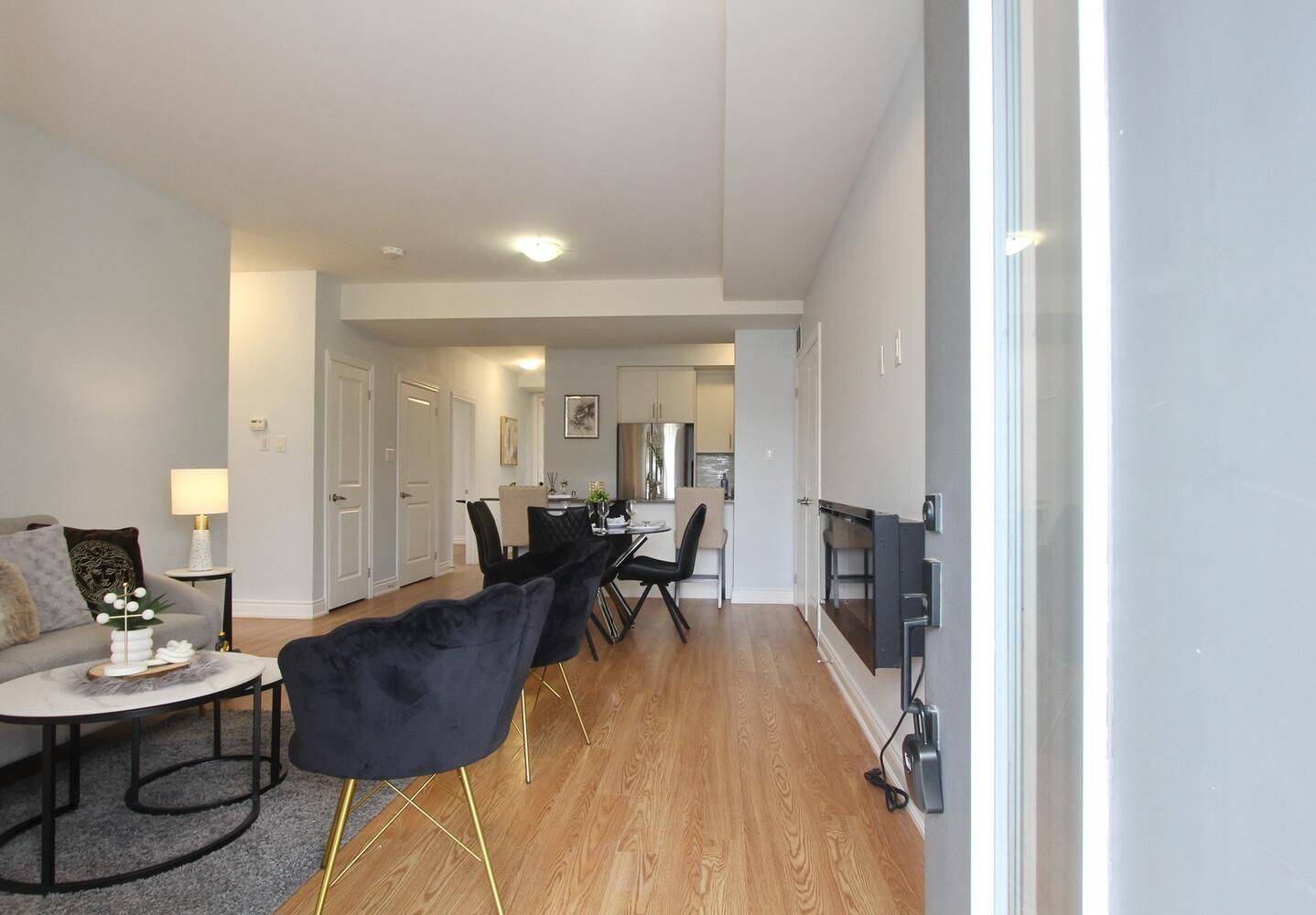 Brampton, ON L6Y 6G1,80 KNOTSBERRY CIR #69