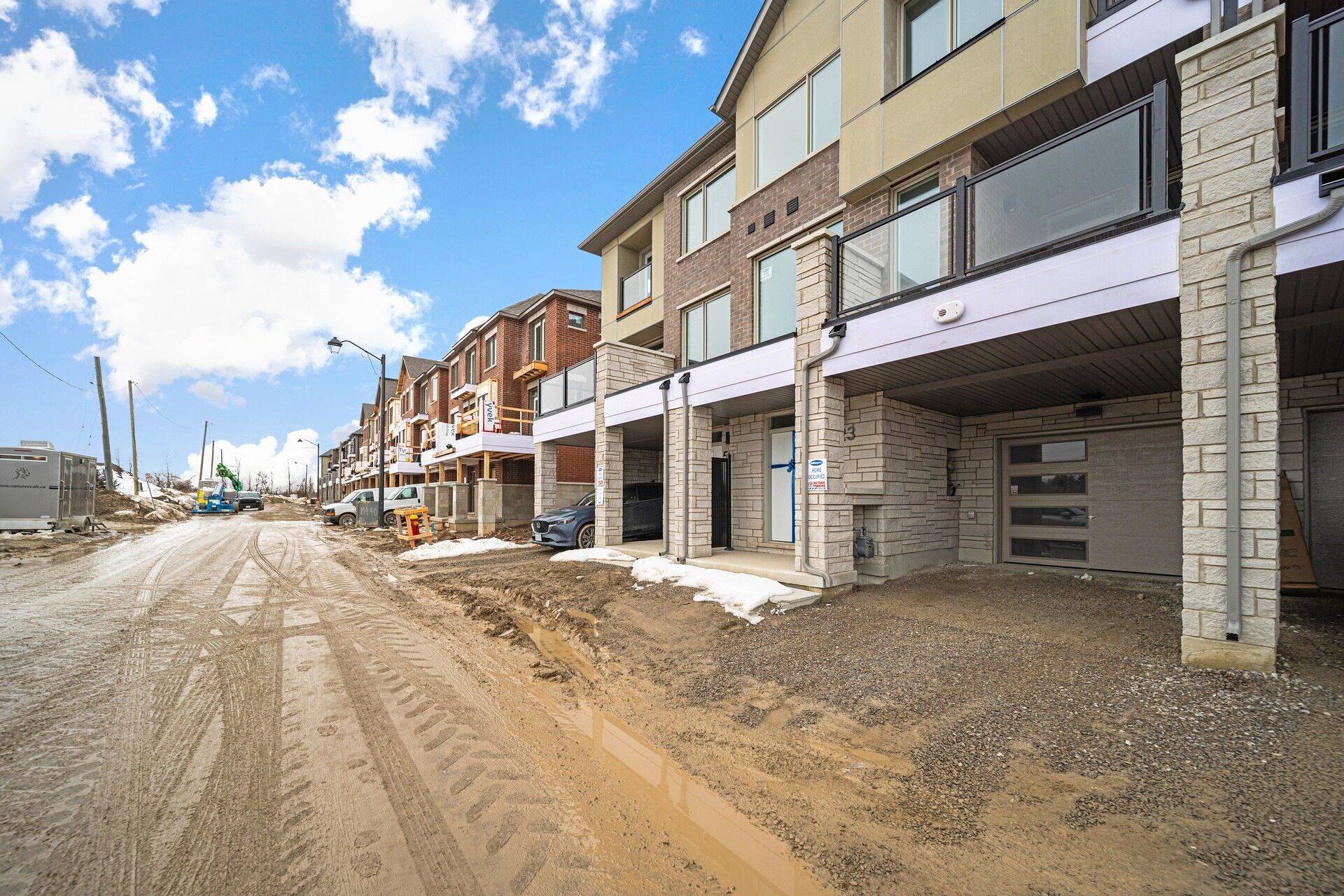 Mississauga, ON L5M 0A0,5223 Bench AVE