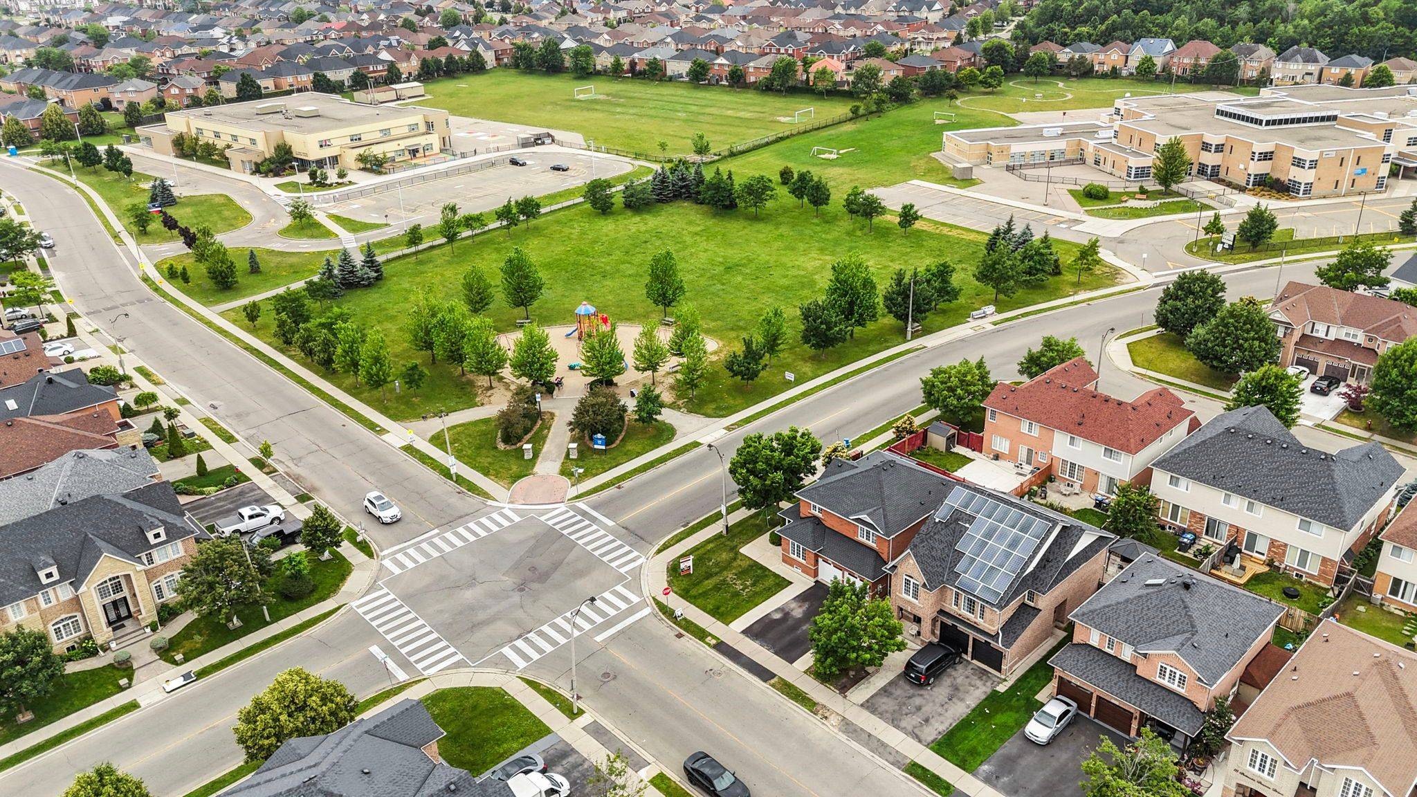 Brampton, ON L7A 3M6,347 Brisdale DR
