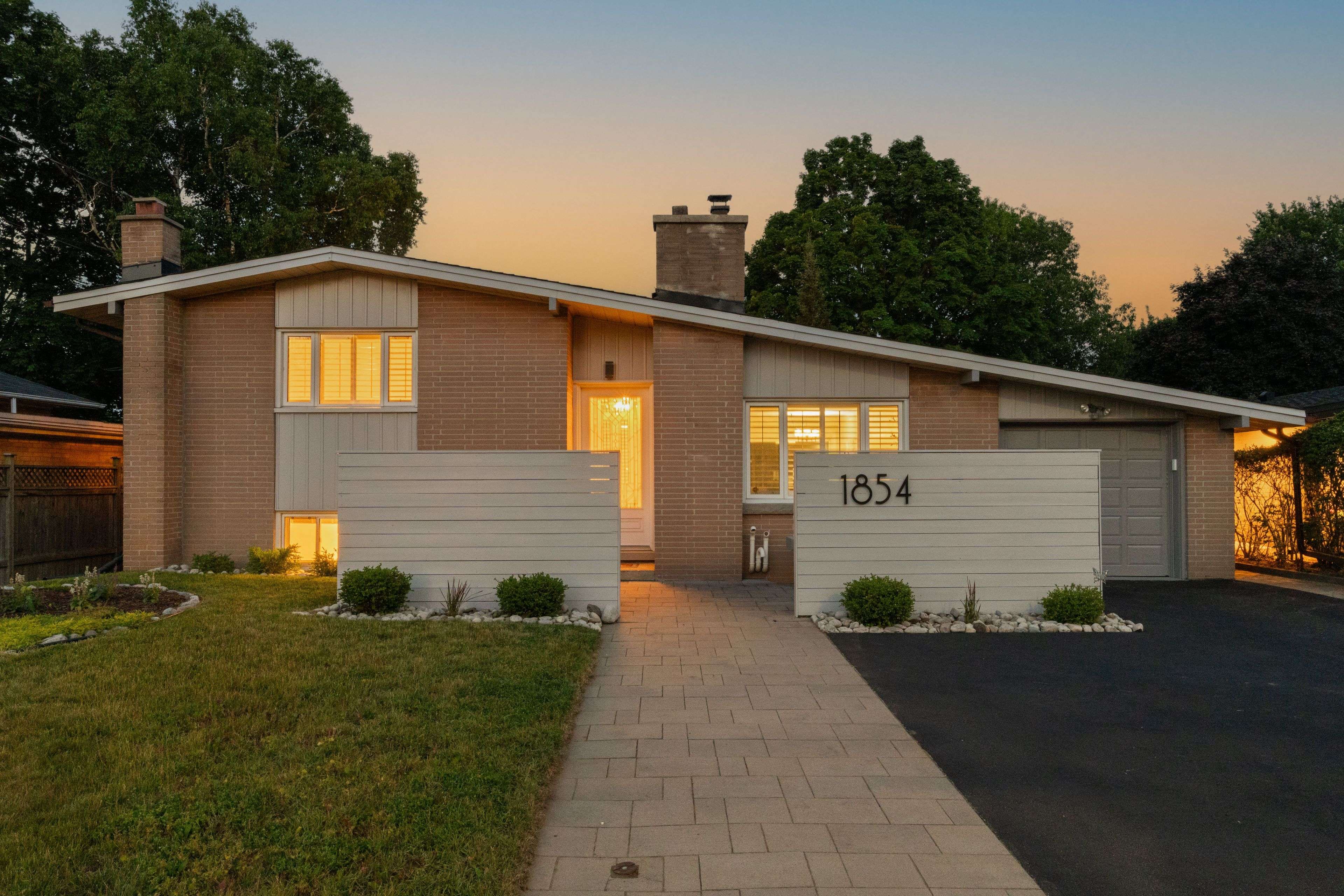 Mississauga, ON L5J 2K8,1854 Christopher RD